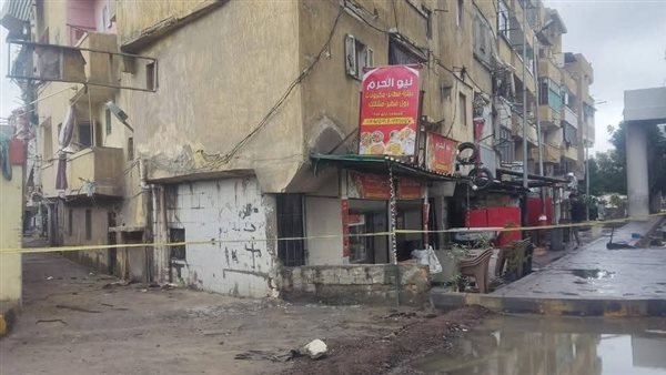 بسبب كسر ماسورة صرف صحي، غرق بعض المنازل بمنطقة النزهة في الإسكندرية