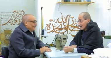 الأسطى صلاح هاشم.. 60 عاما من الإبداع في خياطة الجلابية البلدى.. الحكاية فى باب رزق
