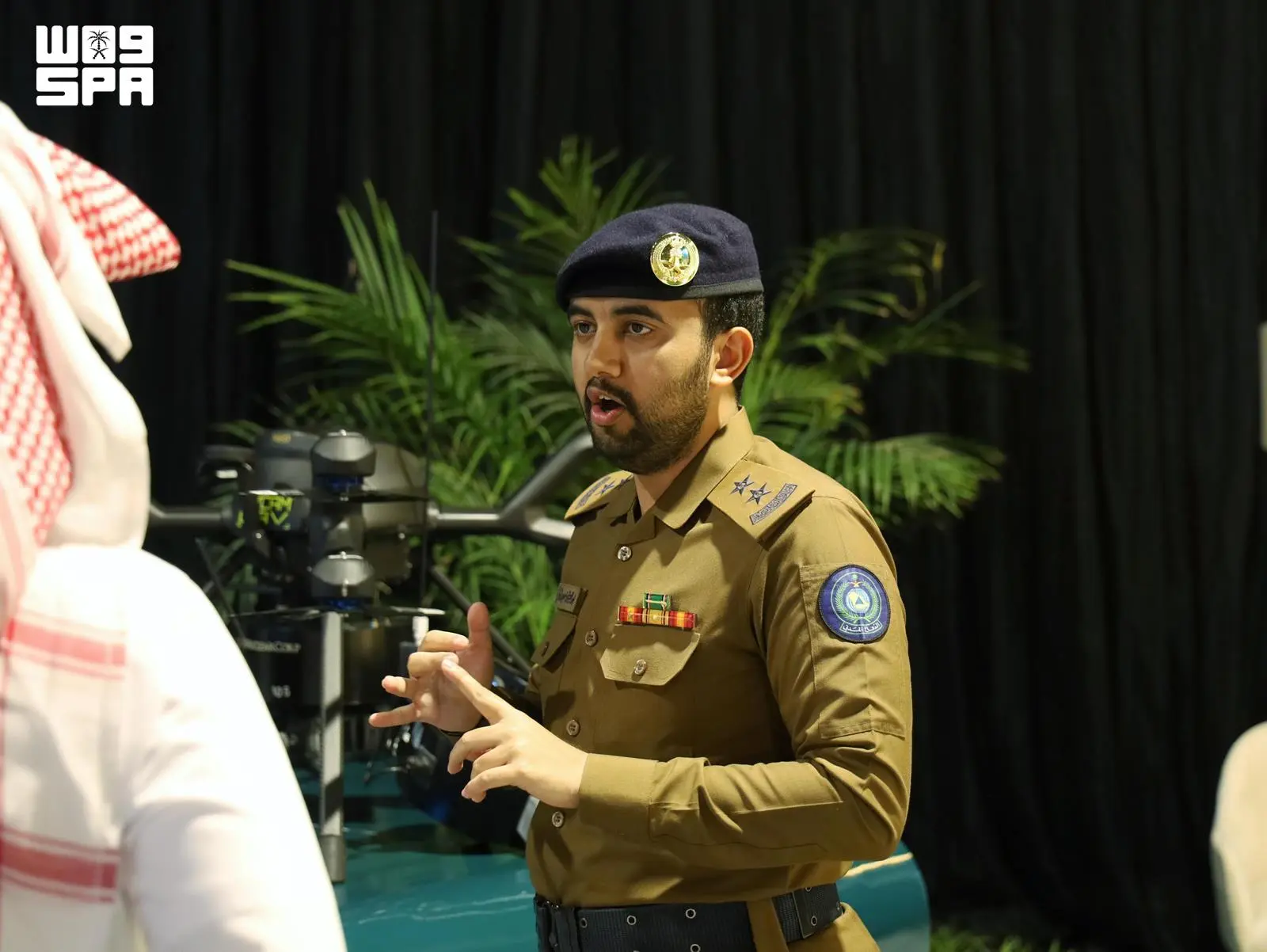 الدفاع المدني يستعرض التقنيات الحديثة في ملتقى إعلام الحج 1447هـ