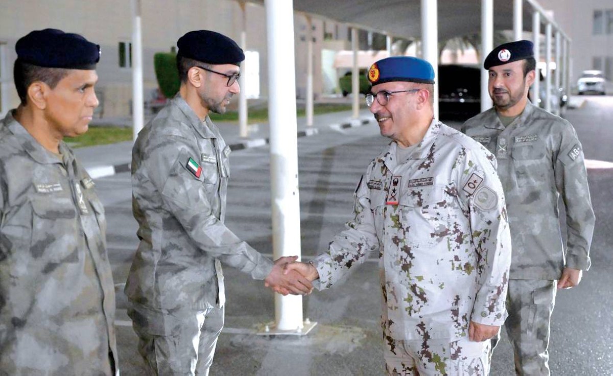 وكيل وزارة الدفاع يزور قوة الشرطة ويطلع على مستوى الجاهزية