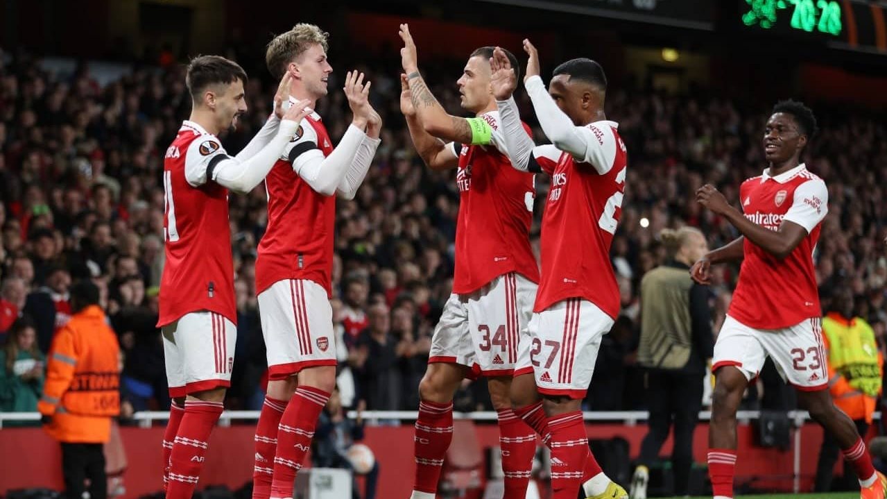 أرسنال يكتسح توتنهام برباعية ويعزز صدارة الدوري الإنجليزي