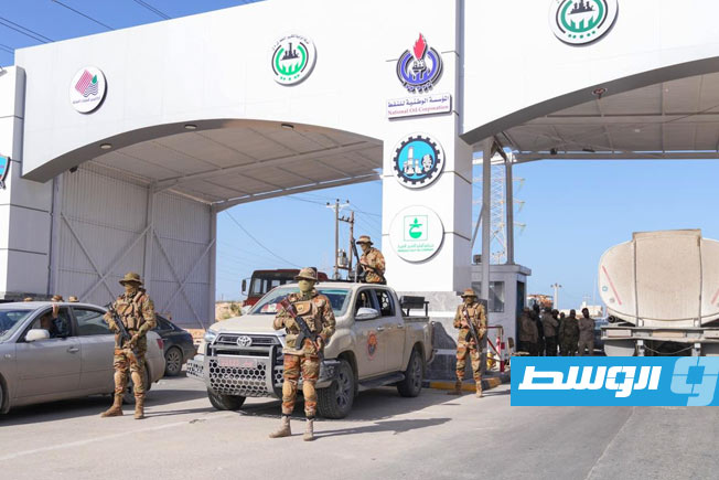 توقف مصفاة الزاوية عن العمل «بعد سقوط قذائف» في مناطق التشغيل