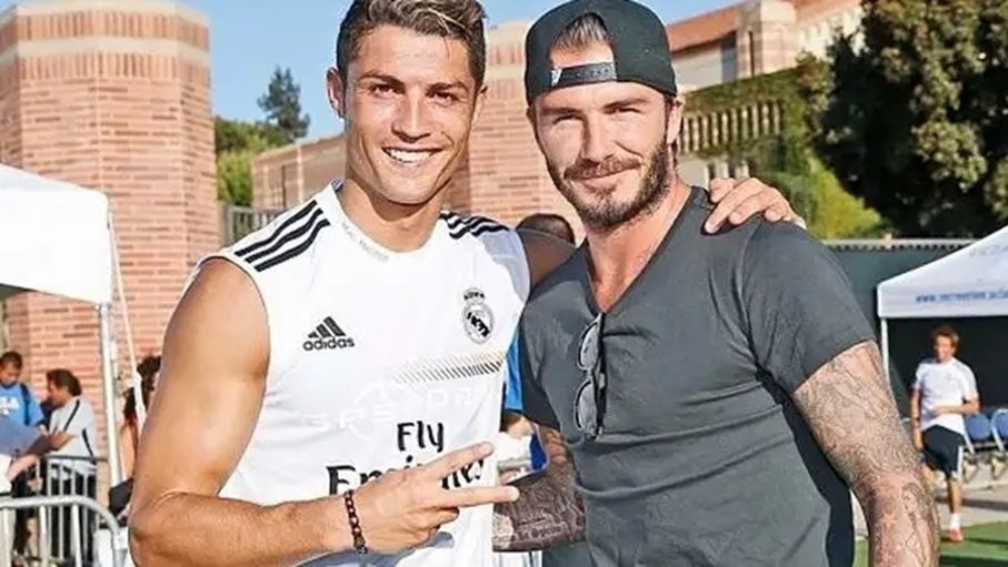 مليار و400 مليون يورو.. ما حقيقة عرض بيكهام لضم رونالدو؟