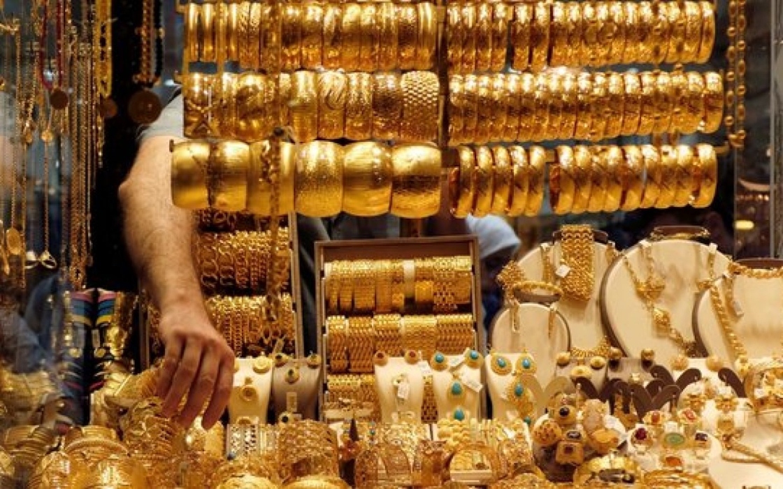 تراجع أسعار الذهب محليا بين 80 قرشا ودينار للغرام