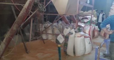 الداخلية تضبط مصنعا غير مرخص لتصنيع الأعلاف بالمنوفية