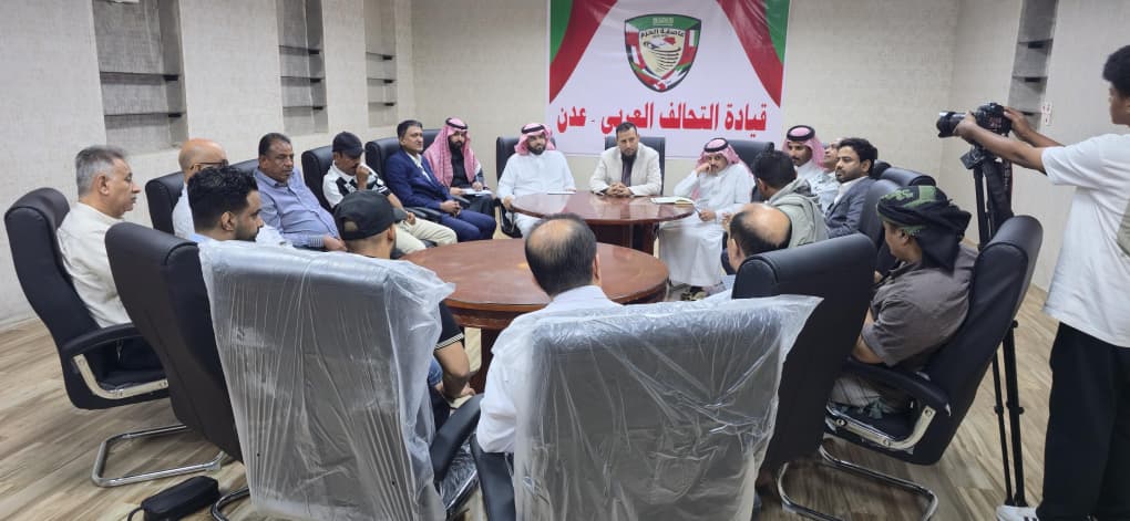 محافظ عدن يبحث مع مستشار قائد قوات التحالف العربي سبل تحريك عجلة الرياضة وإعادة تأهيل منشآتها