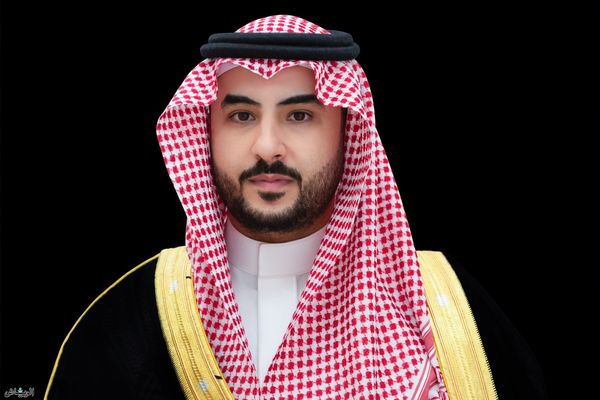 وزير الدفاع يجري اتصالًا هاتفيًا بنائب رئيس الوزراء ووزير الدولة لشؤون الدفاع القطري