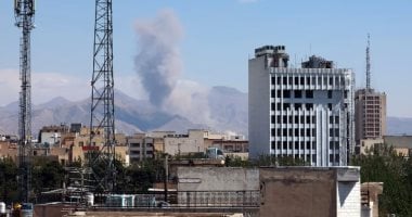إيران تجدد هجماتها على الخليج.. الحرس الثورى يعلن استهداف قواعد أمريكية بالخليج.. وفاة شخص وإصابة آخرين وأضرار بمطار الكويت.. التعامل مع 13 صاروخا و17 مسيرة.. ومصر تدين: انتهاك صارخ لسيادة الكويت والب