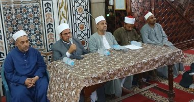 مدير أوقاف الأقصر يجتمع مع أئمة إدارة البياضية لمتابعة تطوير المساجد وصكوك الإطعام