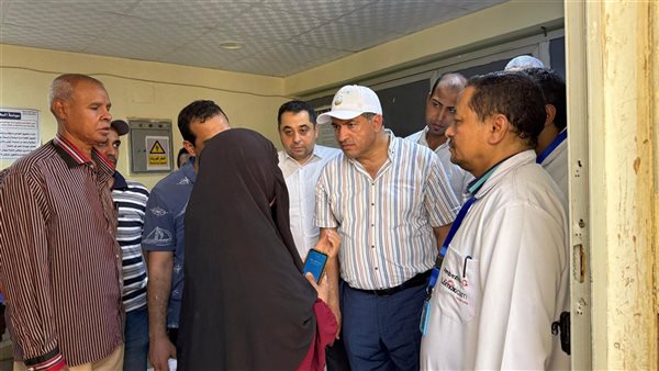 محافظ قنا يفاجئ مستشفى قوص المركزي بزيارة ويوجه بمضاعفة العلاج على نفقة الدولة (صور)