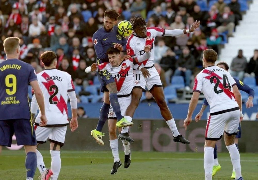 أتلتيكو مدريد يتكبد خسارة مريرة أمام فاليكانو في «الليغا»