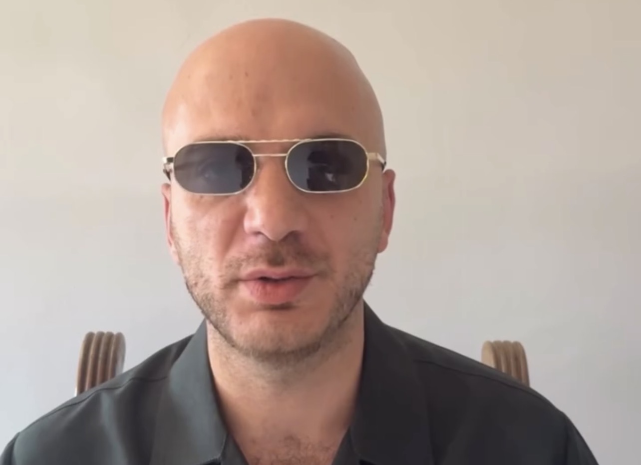 بعد حملة “هاتو الفلوس اللي عليكو”.. حسان عقاد يكشف تلقيه تهديدات بالقتل وطلباً رسمياً بوقف النشر مؤقتاً