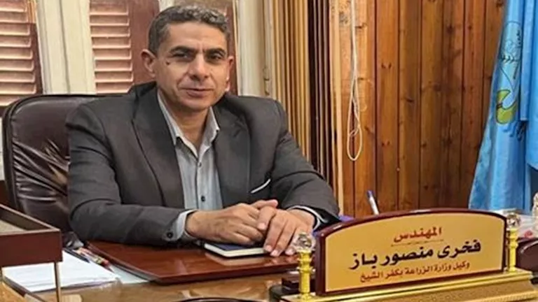 لجنة ترصد مخالفات صرف أسمدة وتلاعب في الحيازات الزراعية بكفر الشيخ