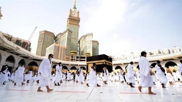 استعدادًا لموسم الحج.. انطلاق أول أفواج حج الجمعيات الأهلية إلى السعودية 8 مايو