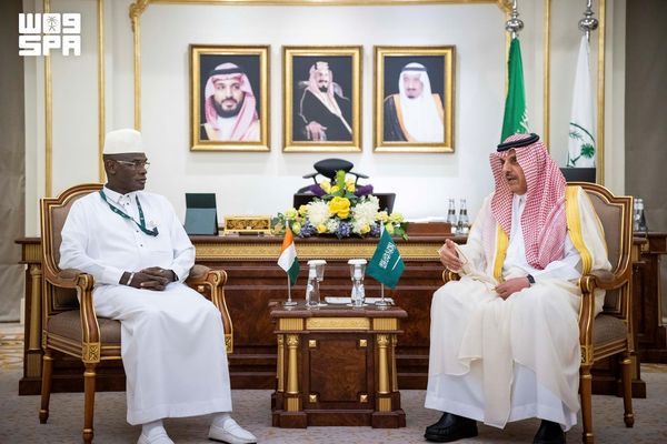 نائب وزير الداخلية المكلّف يستقبل وزير الداخلية والأمن بجمهورية ساحل العاج