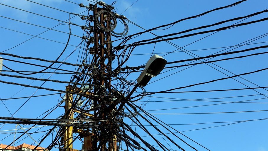 فلس الريف يزوّد 131 منزلًا وموقعًا بالكهرباء بكلفة 652 ألف دين...