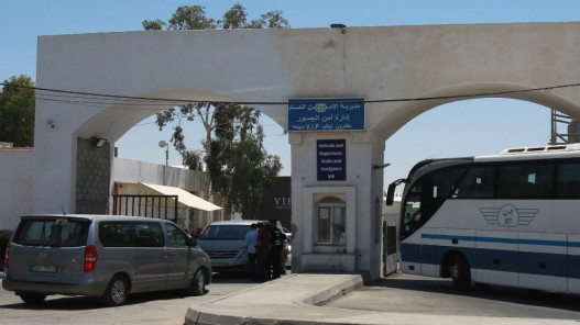 الأردن: إضراب بالجانب الإسرائيلي يعطل حركة السفر عبر جسر الملك حسين ويمنع عبور نصف الحافلات