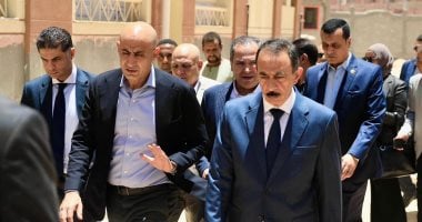 تعليم سوهاج على طاولة المتابعة الميدانية.. وزير التعليم يعلن الحرب على الغش والفترة المسائية ويضع القراءة والكتابة فى صدارة الأولويات.. وجولة حاسمة ترسم ملامح مستقبل التعليم بالمحافظة