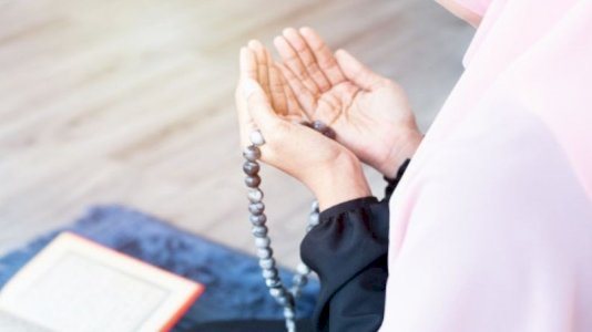دعاء ليلة القدر مكتوب .. 7 كلمات تقضي حوائجك و410 أدعية مستجابة جامعة للخيرات