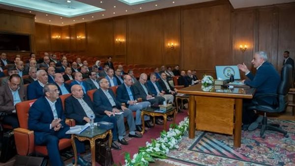 جمبلاط: ضرورة تطوير منظومة المكافآت بشركات الإنتاج الحربي لتحفيز العمال