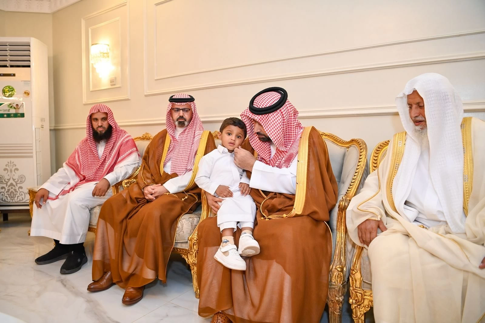 عاجل | عادا بحثاً عن فارس.. فغادر الأشقاء الـ 3 معاً