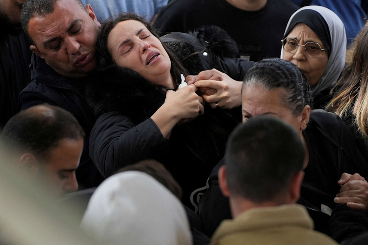 استشهاد اثنين في غارة إسرائيلية جنوب لبنان.. وحزب الله يعلن استهداف قاعدة عسكرية في أسدود