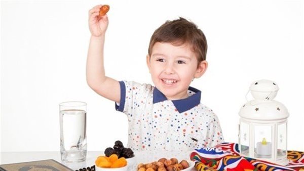 ما السن المناسب لصيام الأطفال؟ القومي للبحوث يوضح (فيديو)