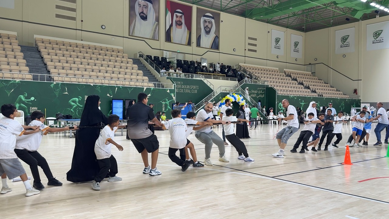 نادي خورفكان يرسخ الترابط العائلي بأنشطة متنوعة في "أسبوع الأسرة"