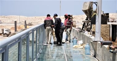 افتتاح كوبرى روميل أحد معالم مطروح قريبا.. الانتهاء من إحلال وتطوير الكوبرى سيايحياً وإنشاء ممشى زجاجي وانشطة خدمية وسياحية.. ومنطقة روميل أشهر شواطئ المدينة تشهد تطويرا يتكامل مع الكورنيش