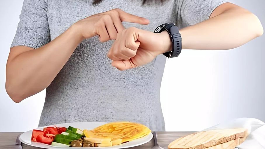 لماذا يحذر الخبراء من تناول وجبة واحدة فقط في اليوم؟