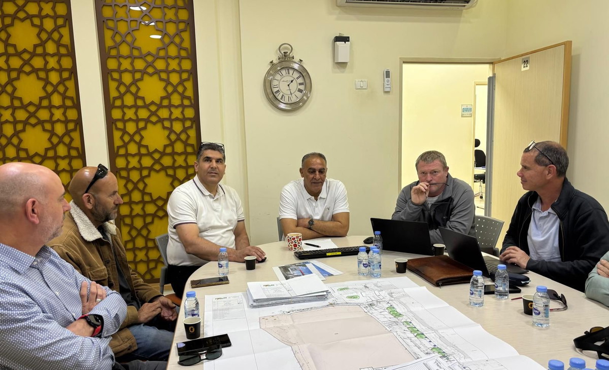 كفر قرع: اجتماع تمهيدي لانطلاق العمل بمشروع الملعب البلدي والمركز التجاري في حي ستالين بتكلفة 57 مليون شيقل