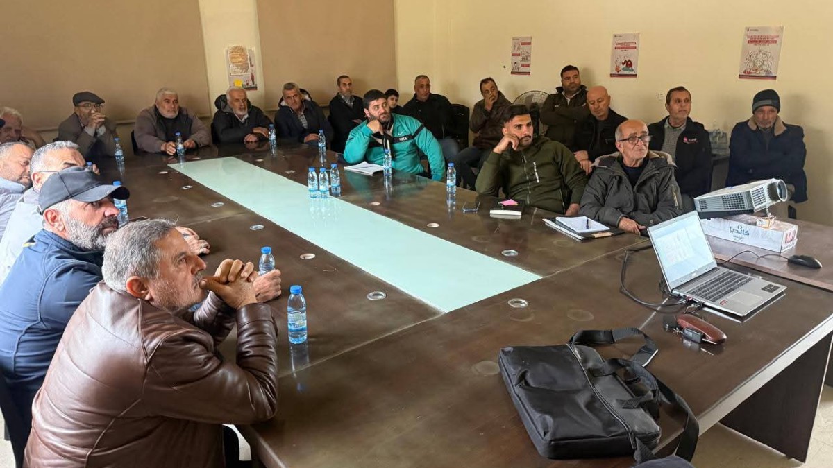 بلدية البيسارية: تنظيم محاضرة إرشادية عن تقليم الأشجار