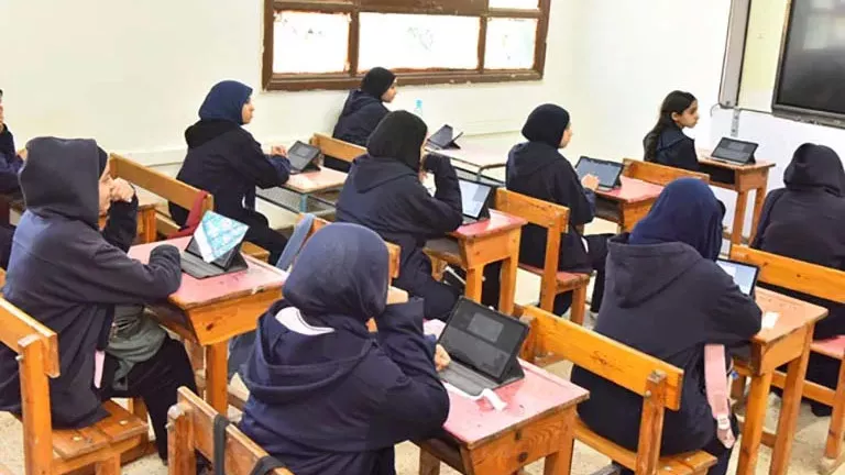 عقد امتحان البرمجة العملي "الفرصة الثانية" لطلاب الصف الأول الثانوي