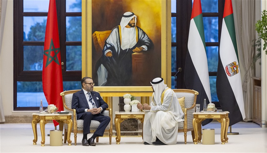 محمد بن زايد وملك المغرب يبحثان هاتفياً التطورات الإقليمية وتداعياتها
