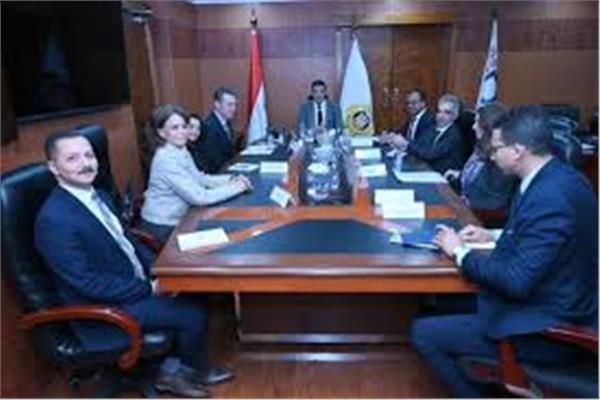 وزير الصناعة: نخطط لحساب خطط الطاقة المتجددة لتقليل الاعتماد على الشبكة القومية