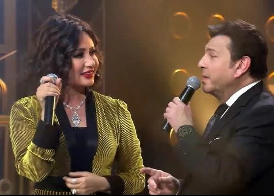 «حداداً على هاني شاكر».. لطيفة توقف نشاطها الفني لمدة 3 أيام