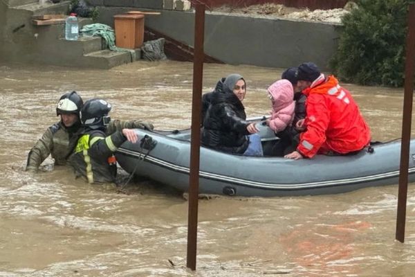 الفيضانات في داغستان تودي بحياة شخصين وتتسبب في نزوح الآلاف