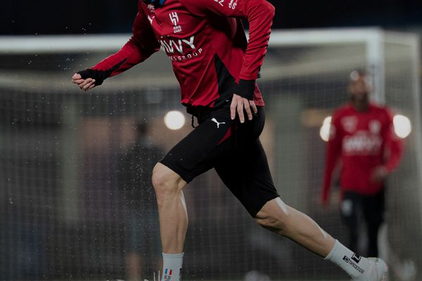 الهلال يعلن مشاركة كريم بنزيما في التدريبات الجماعية