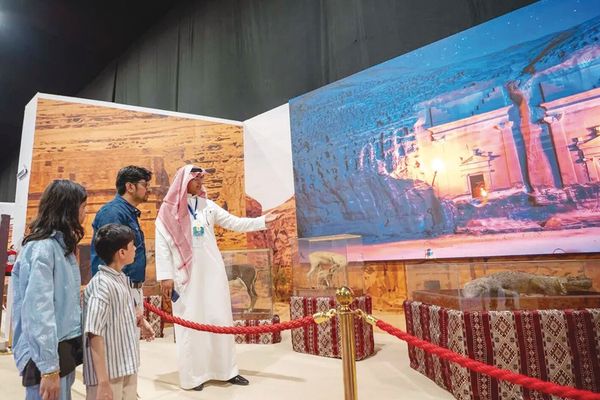 جناح المملكة في مهرجان الشعوب يبرز التاريخ الوطني