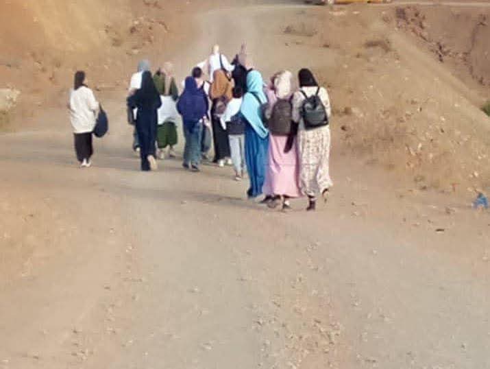 الحوز.. الهدر المدرسي يتربص بتلاميذ بأزكور بعد حرمانهم من النقل المدرسي