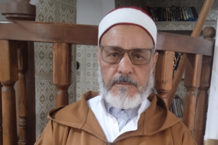الشيخ صالح مكاحلية... قارب الثمانين ومازال "سيد المحراب"