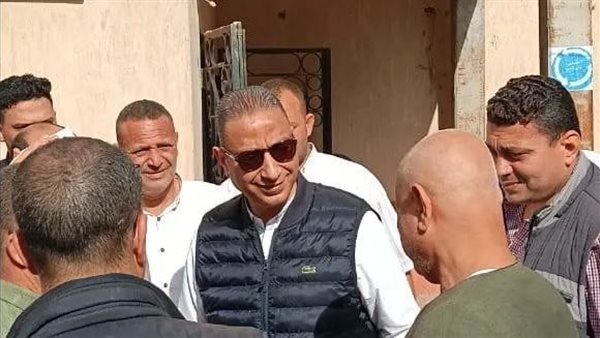 محافظ الجيزة يتابع تطوير مستشفى أطفيح ورصف طريق 21 لخدمة المواطنين