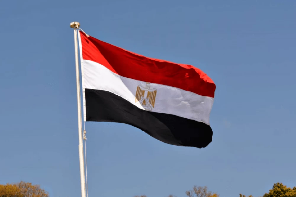مصر: وقف قرار غلق المحلات والمطاعم الساعة الـ11 والعودة للمواعيد الطبيعية