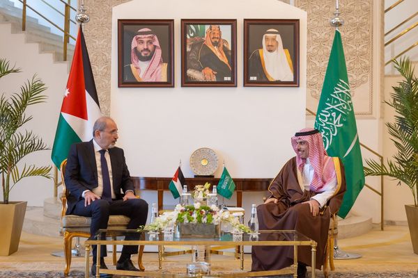 وزير الخارجية يستقبل نائب رئيس الوزراء وزير خارجية الأردن