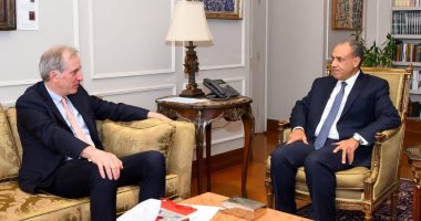 وزير الخارجية يبحث مع الممثل الأوروبى لعملية السلام تطورات الأوضاع بفلسطين