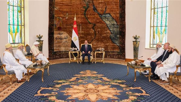 السيسي يستقبل سلطان البهرة، الرئيس يشيد بالعلاقات التي تجمع مصر بالطائفة، ويؤكد الحرص على الاستمرار في تطوير مساجد آل البيت، وتقديم كافة المساعدات الممكنة لتسهيل الأعمال