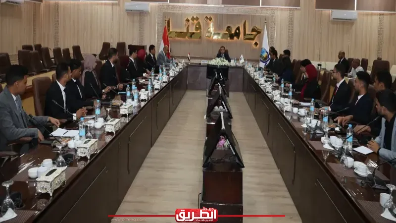 رئيس جامعة قنا يناقش مع ممثلي الإتحادات الطلابية تعزيز الأنشطة والمبادرات داخل الحرم الجامعي