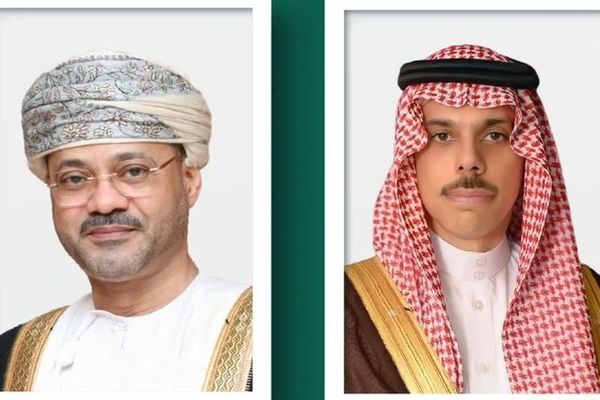 وزير الخارجية يؤكد تضامن المملكة مع سلطنة عُمان