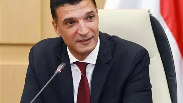 وزير الصناعة يلتقي بوفد شركة نيسان لمناقشة التوسع بالسوق المصري والتصدير لإفريقيا