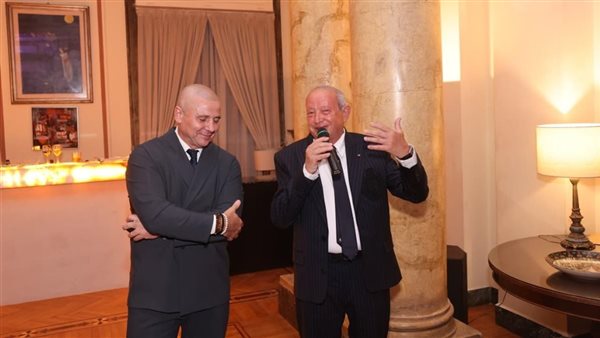 إيطاليا تمنح رجل الأعمال نجيب ساويرس وسام نجمة برتبة الضابط الأكبر (صور)